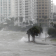 La desembocadura del río Miami a la Bahía Biscayne durante el huracán. Imagen: AP